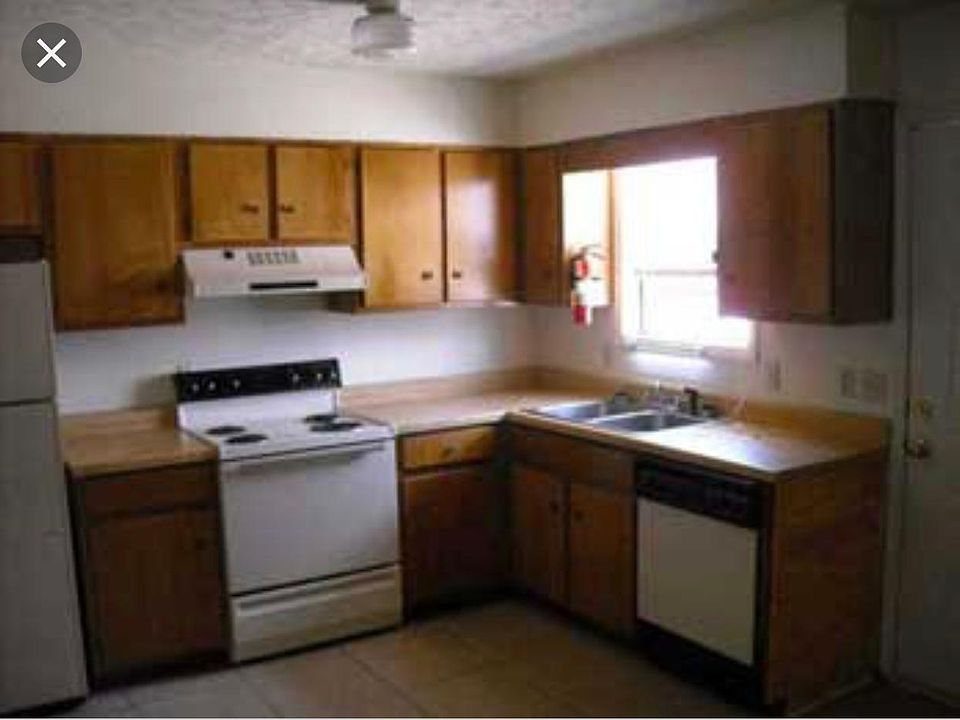 2 bed / 1 bath at 201 Lynn Lane